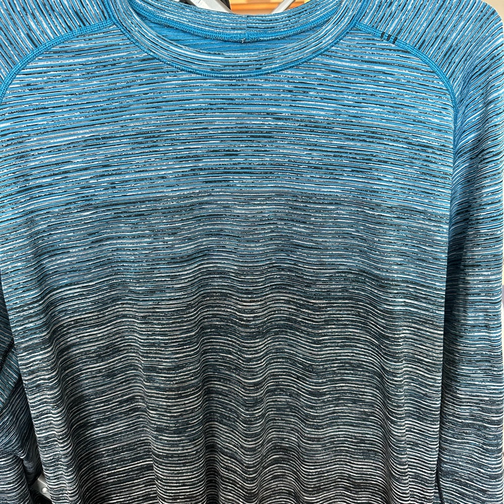 lululemon athletica Blue Gray Long Sleeve Tee